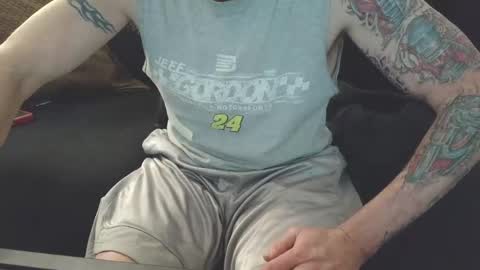 Snapshot of camaro383ci1994 chatting on January 27, 12:33 am Chillaxin lets talk online show from January 27, 12:33 am