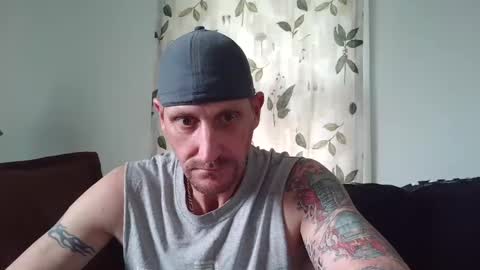 Snapshot of camaro383ci1994 chatting on January 27, 6:52 pm Chillaxin lets talk online show from January 27, 6:52 pm