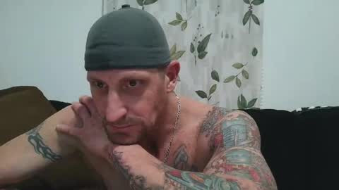 Snapshot of camaro383ci1994 chatting on January 28, 10:12 am Chillaxin lets talk online show from January 28, 10:12 am