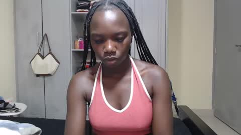 Snapshot of camclit chatting on December 10, 4:02 am Princess online show from December 10, 4:02 am