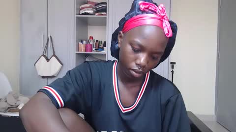 Snapshot of camclit chatting on December 16, 4:34 am Princess online show from December 16, 4:34 am