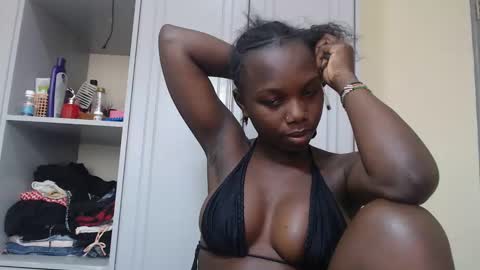 Snapshot of camclit chatting on February 28, 2:20 pm Princess online show from February 28, 2:20 pm