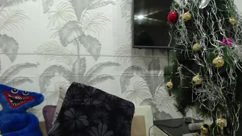 CamDiva1 online show from February 18, 4:05 pm