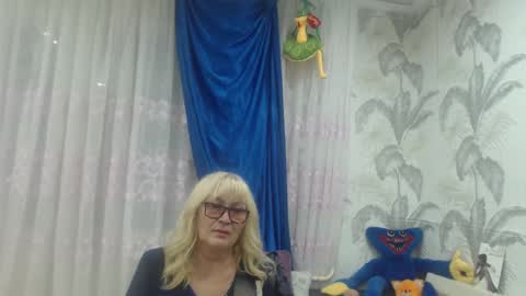 CamDiva1 online show from October 16, 3:57 pm