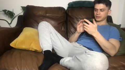 CamDoAttitude online show from April 8, 9:15 pm