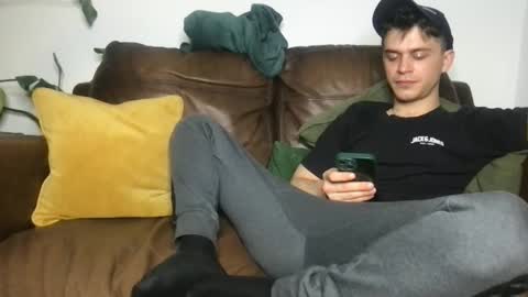 CamDoAttitude online show from April 12, 9:20 pm