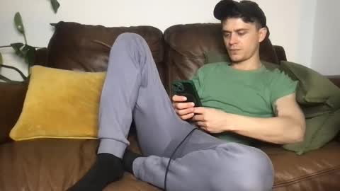 CamDoAttitude online show from April 18, 9:15 pm