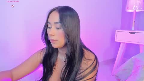 Snapshot of cameliaa_smiith chatting on October 22, 3:18 am Camelia Smith online show from October 22, 3:18 am