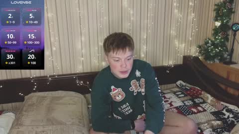 Snapshot of cameron_crowly chatting on December 11, 5:53 am Cameron online show from December 11, 5:53 am