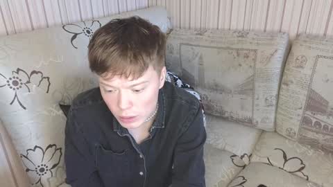 Snapshot of cameron_crowly chatting on January 19, 8:29 am Cameron online show from January 19, 8:29 am