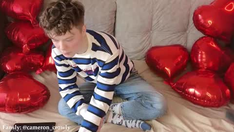 Snapshot of cameron_crowly chatting on February 14, 7:17 am Cameron online show from February 14, 7:17 am