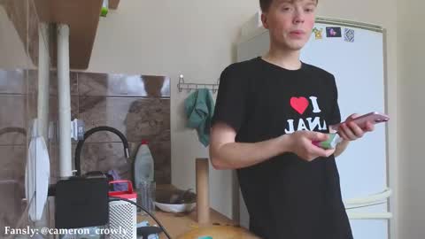 Snapshot of cameron_crowly chatting on March 11, 9:56 am Cameron online show from March 11, 9:56 am