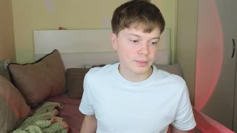 Snapshot of cameron_crowly chatting on November 14, 10:25 am Cameron online show from November 14, 10:25 am