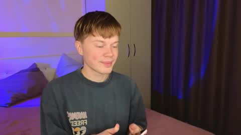 Snapshot of cameron_crowly chatting on November 16, 9:37 am Cameron online show from November 16, 9:37 am