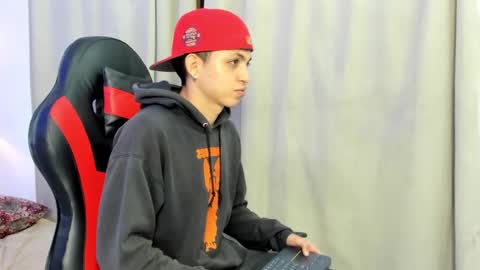 Snapshot of cameron_lux4 chatting on November 10, 3:49 am CAMERON online show from November 10, 3:49 am