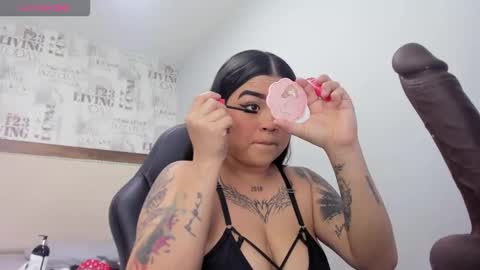 Snapshot of cami_bukele3 chatting on November 16, 7:52 pm C A M I L A online show from November 16, 7:52 pm