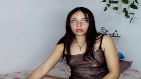 Snapshot of cami_casti777 chatting on November 29, 9:56 am trini-1000 online show from November 29, 9:56 am