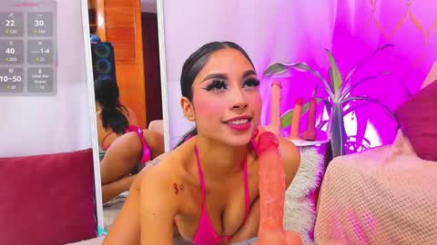 Snapshot of cami_evanns chatting on October 3, 4:20 am Camila online show from October 3, 4:20 am