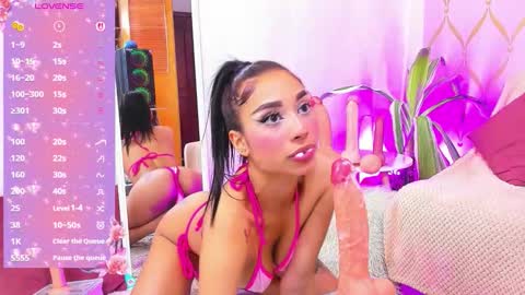 Snapshot of cami_evanns chatting on October 23, 2:11 am Camila online show from October 23, 2:11 am