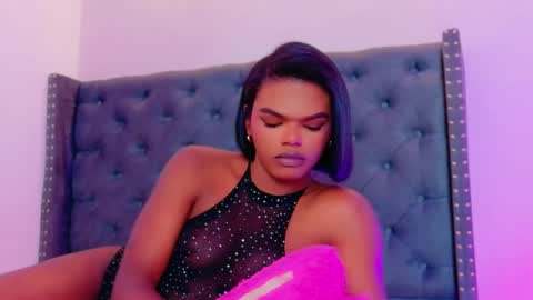 camiestrada online show from October 1, 10:05 pm