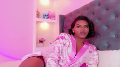 camiestrada online show from October 5, 11:02 pm