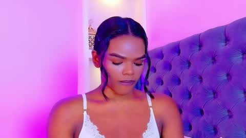 camiestrada online show from November 30, 9:41 pm