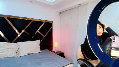 Camila Osorio online show from April 4, 7:33 pm