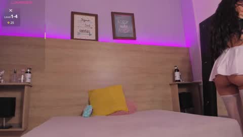Snapshot of camila__montes chatting on October 9, 12:58 pm camila__montes online show from October 9, 12:58 pm