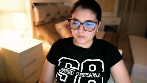 Snapshot of camila_buitrago chatting on October 19, 11:49 pm Camila buitrago online show from October 19, 11:49 pm