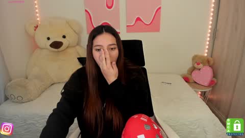 Snapshot of camila_ec2 chatting on December 14, 12:44 am C A M I online show from December 14, 12:44 am