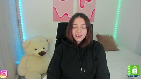 Snapshot of camila_ec2 chatting on January 11, 12:44 am C A M I online show from January 11, 12:44 am