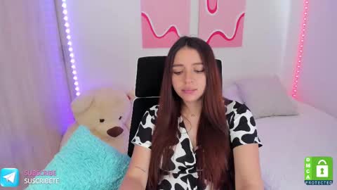 Snapshot of camila_ec2 chatting on February 11, 9:25 pm C A M I online show from February 11, 9:25 pm