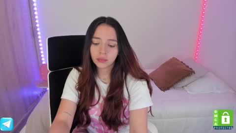 Snapshot of camila_ec2 chatting on September 17, 1:18 am C A M I online show from September 17, 1:18 am