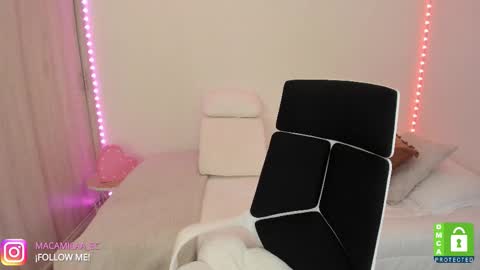 Snapshot of camila_ec2 chatting on October 1, 2:39 am C A M I online show from October 1, 2:39 am