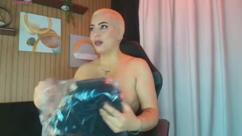 Snapshot of camilaachain chatting on November 28, 5:54 am online show from November 28, 5:54 am