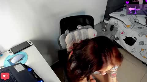 Snapshot of camilaalee chatting on March 3, 12:37 am CAMILAA LEE online show from March 3, 12:37 am