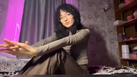 Snapshot of camilaligons chatting on November 28, 3:47 pm Reily online show from November 28, 3:47 pm