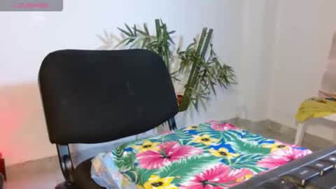 camilaparrisx online show from April 11, 7:45 am