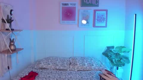 Snapshot of camilarivers chatting on September 22, 11:45 am Camila online show from September 22, 11:45 am