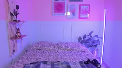 Snapshot of camilarivers chatting on September 24, 11:46 am Camila online show from September 24, 11:46 am