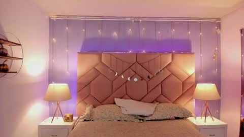 Snapshot of camilarivers chatting on September 30, 11:37 am Camila online show from September 30, 11:37 am