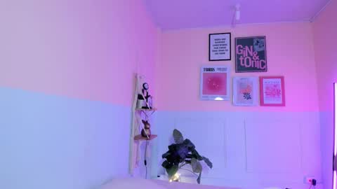 Snapshot of camilarivers chatting on October 14, 11:55 am Camila online show from October 14, 11:55 am