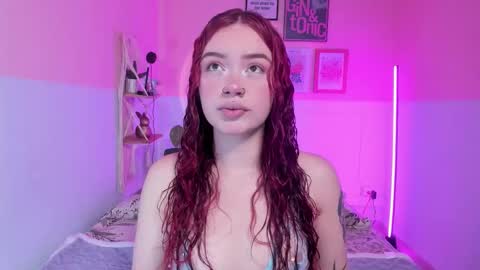 Snapshot of camilarivers chatting on October 22, 11:54 am Camila online show from October 22, 11:54 am