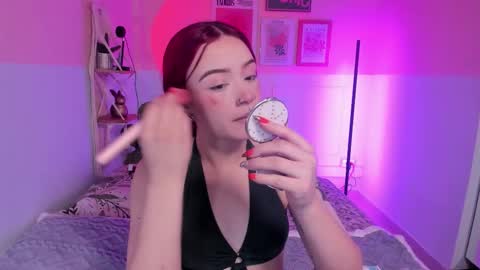 Snapshot of camilarivers chatting on October 27, 11:47 am Camila online show from October 27, 11:47 am