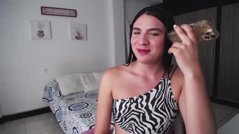 X IGcamiryan01 online show from December 6, 8:07 pm