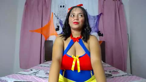 camilasex0 online show from October 31, 10:11 pm