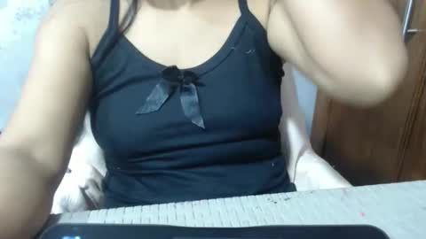 Snapshot of camilasex468 chatting on October 25, 2:24 pm camilasex468 online show from October 25, 2:24 pm
