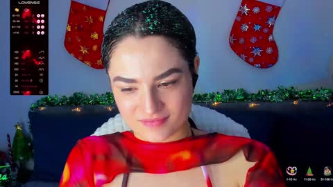 Snapshot of camilla__1one chatting on January 7, 8:45 am camilla__1one online show from January 7, 8:45 am