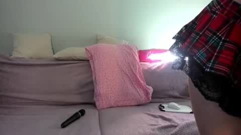 Snapshot of camillabenz chatting on December 10, 10:38 am Camilla online show from December 10, 10:38 am