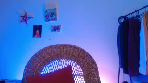 Snapshot of camille_delrey chatting on January 17, 10:55 am Camille online show from January 17, 10:55 am